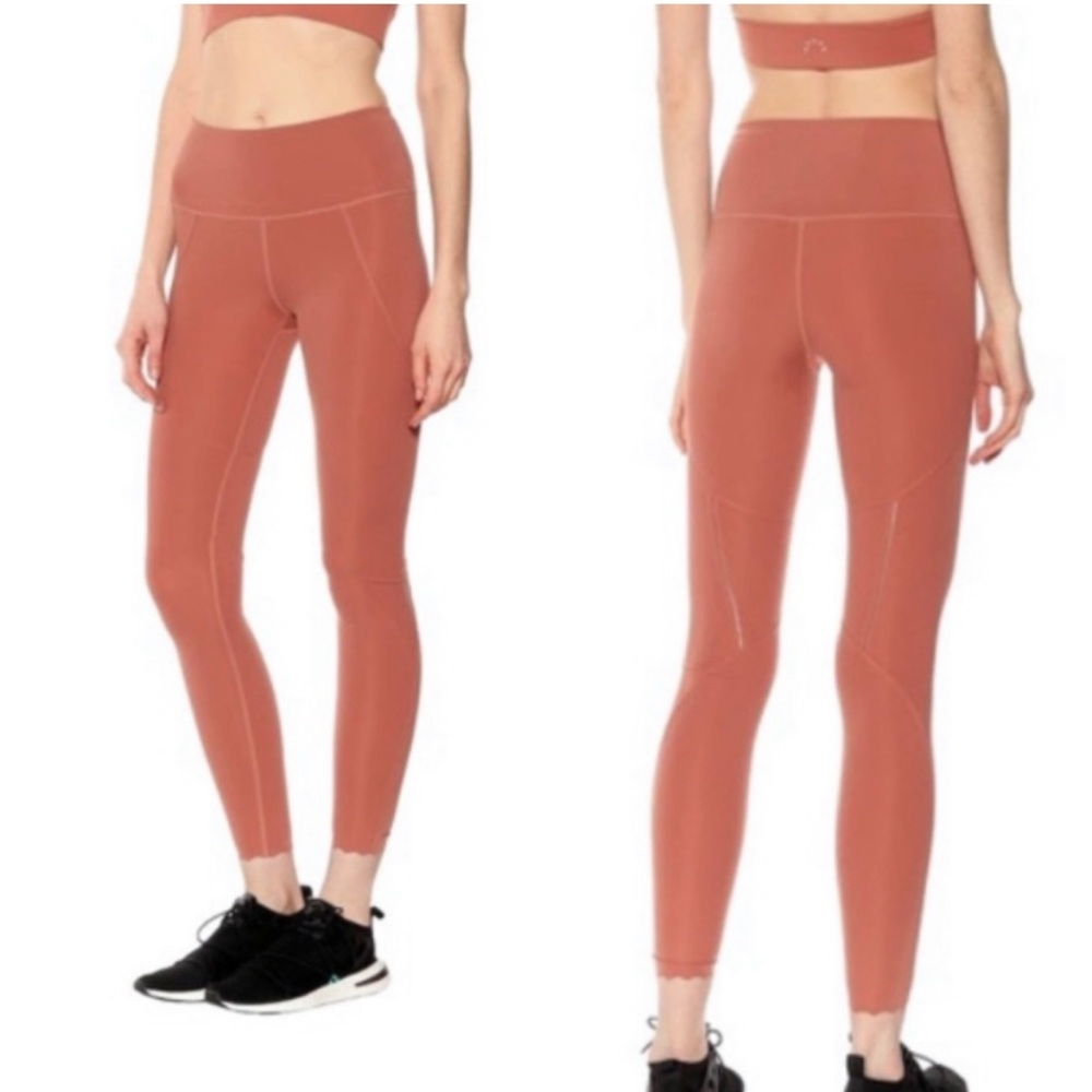 Carley Scalloped Hem Leggings